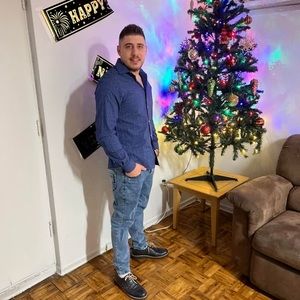 Meet your Posher, Elias